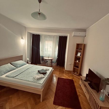 Apartman Lena Belgrado Esterno foto