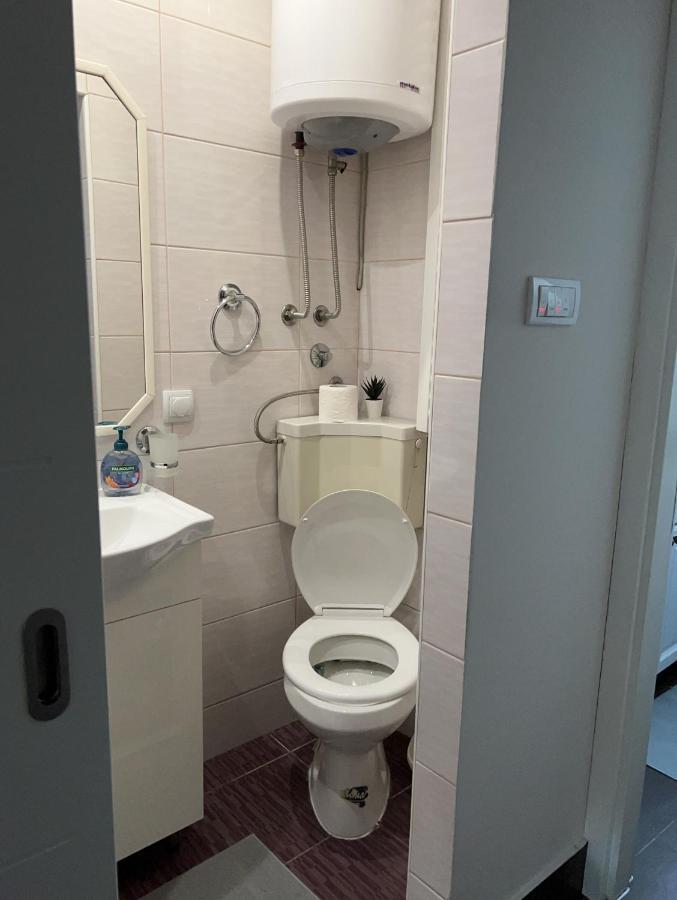 Apartman Lena Belgrado Esterno foto